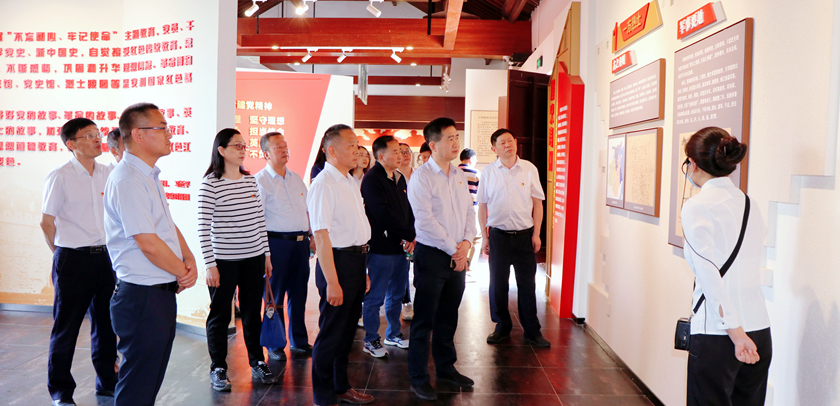 传承红色基因，，，，，践行初心使命——合肥高新区总工会党支部与xh6388新濠天地控股集团机关党支部联合开展主题党日运动